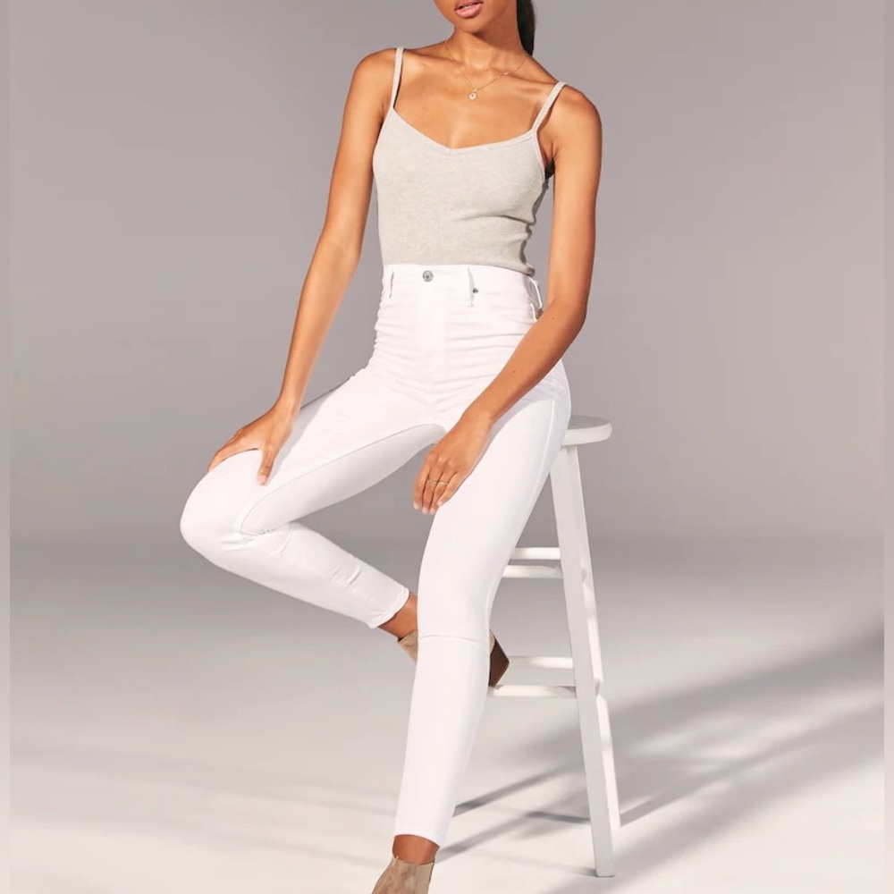 NWOT Abercrombie and Fitch White Skinny Jeans